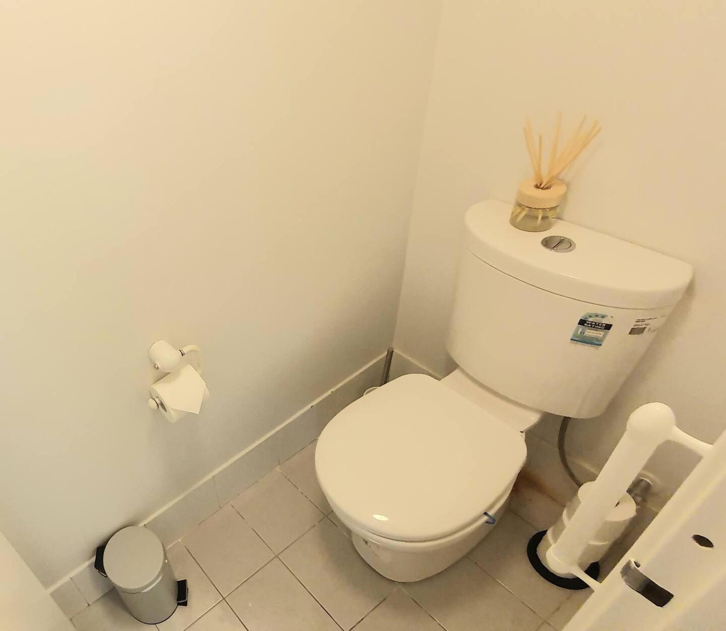 פרת'' Sandcastles Beachfront Luxury Retreat Apartment מראה חיצוני תמונה